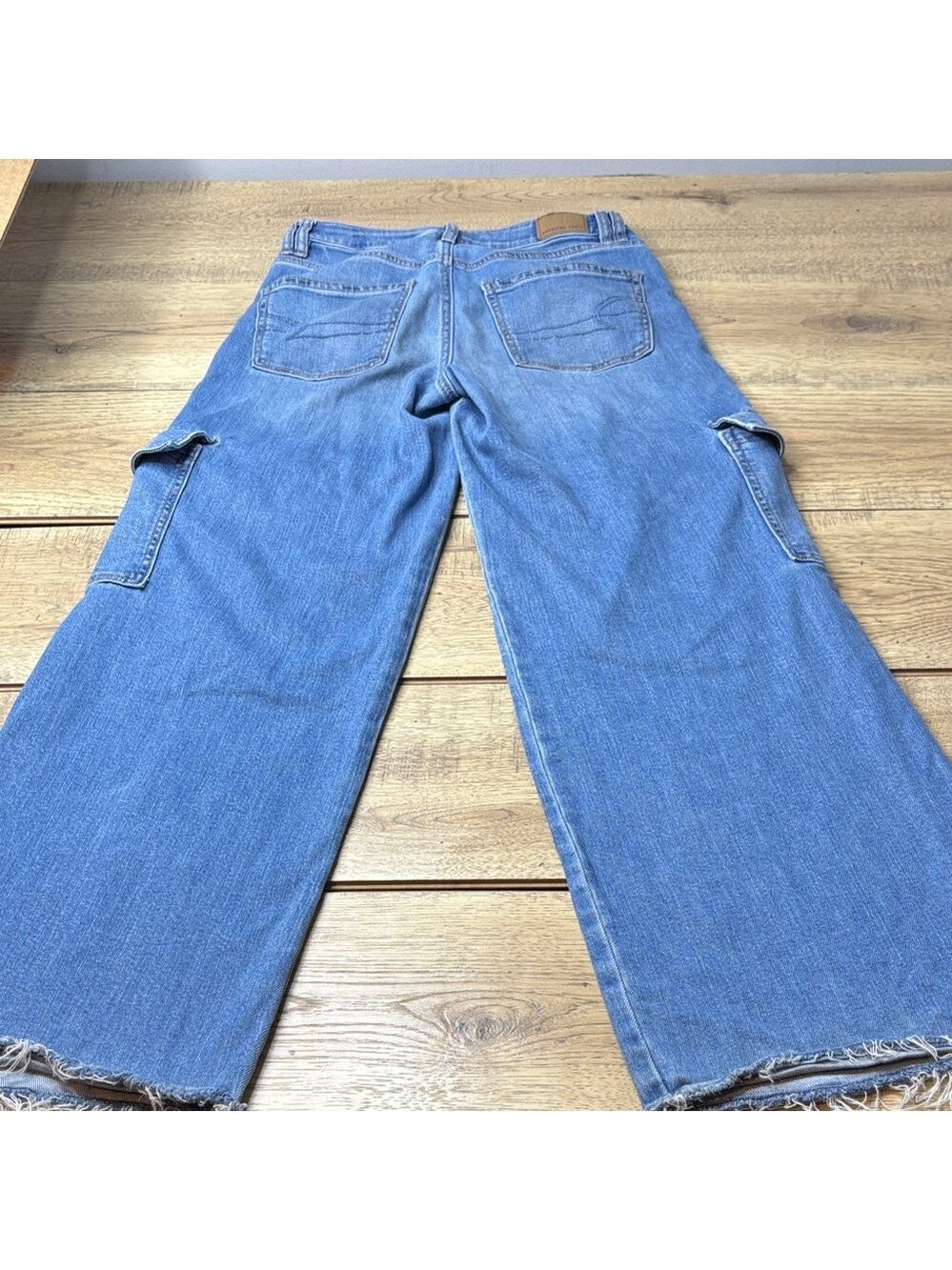 Women’s American Eagle Super High Rise Baggy Wide Leg Cargo Jeans Size 0 - Picture 6 of 13